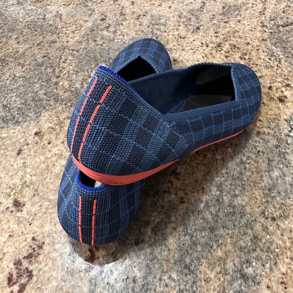 Rothy’s in like new condition - Picture 2 of 4